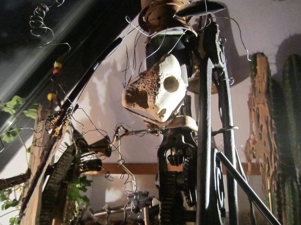 Rainer Leitz Artwork M.17 "Atropos - Die Dritte der Drei Moiras" Electric Moving Object with Light, Detail Foto