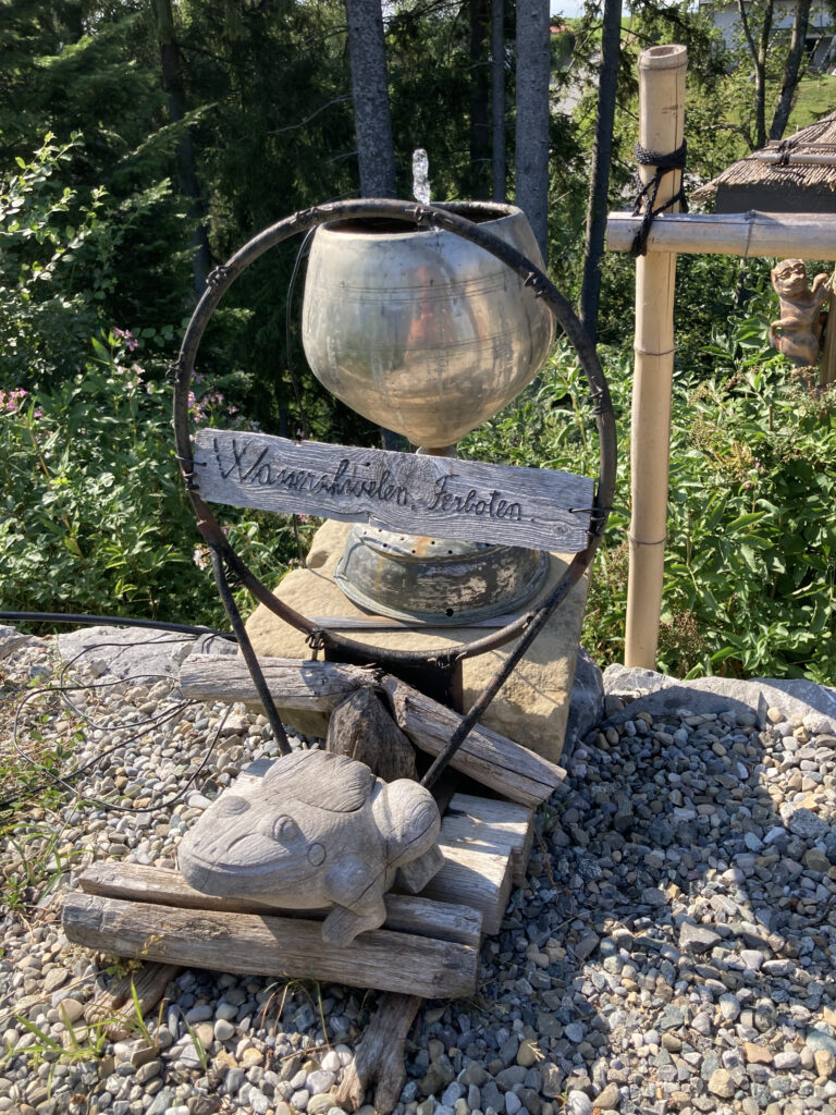 Rainer Leitz Artwork G.07 "Wasserschwelen.Ferboten." Garden Object Solar Fountain