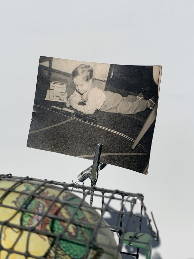 Rainer Leitz Artwork M.08 "Jim Knopf ins Unendliche" Electric Moving Installation, Detail Foto