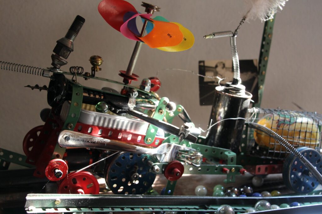 Rainer Leitz Artwork M.08 "Jim Knopf ins Unendliche" Electric Moving Installation