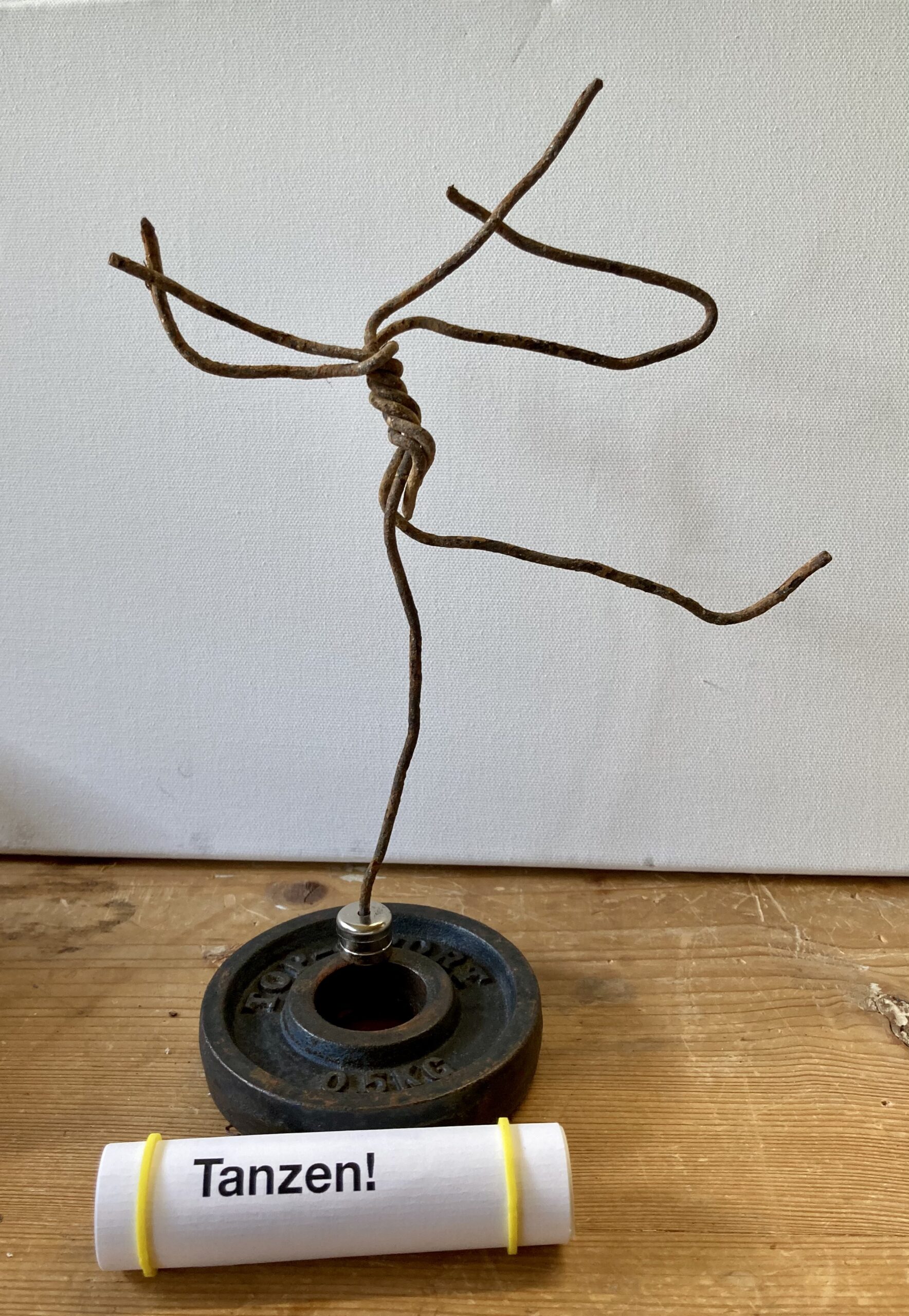Rainer Leitz Artwork "Tanzen ohne Kopf" Readymade Art Object